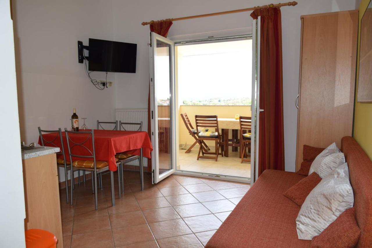Villa Vinki Vinkuran Exteriör bild